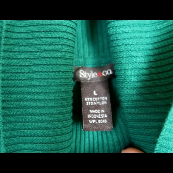 Bottega Green turtle neck!! Perfect for fall/winter, size L - Picture 3 of 3